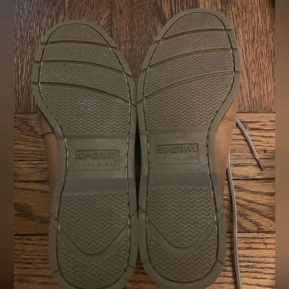 Men’s size 10 sperrys. - Picture 2 of 2